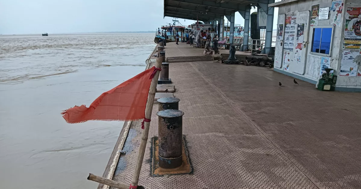Ferry services on Daulatdia-Paturia route remained suspended as river swells