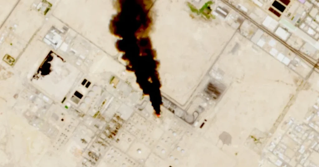 Saudi Arabia says two airports hit as Yemen fighting intensifies