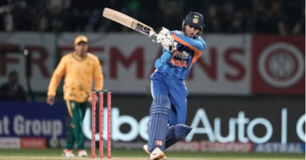 India outclasses SA by 7 wickets to go 2-1 up in T20 series