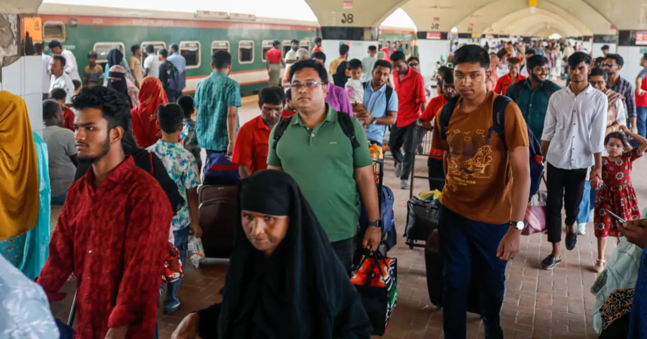 Eid holidaymakers returning to Dhaka