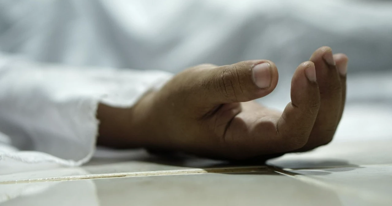 2 ship employees die in Ctg