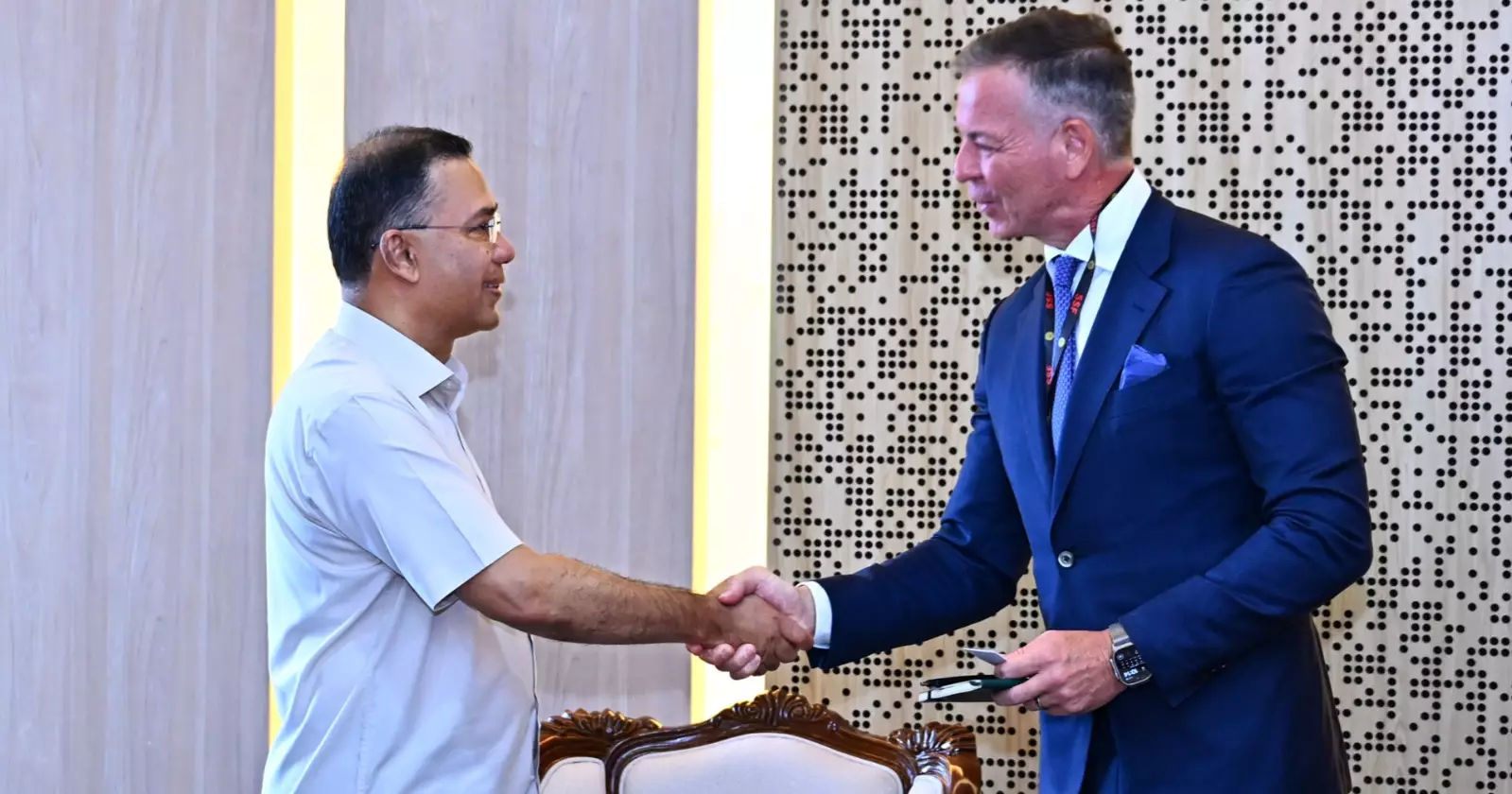 PM welcomes Visa’s investment in digital economy, stresses digital partnership