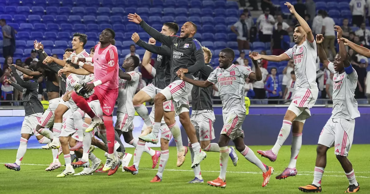 Lyon edge Angers, move level with PSG at top of Ligue 1