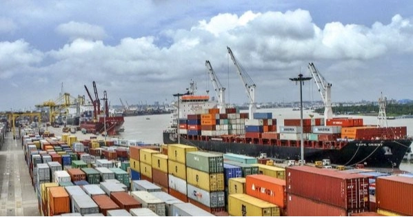 Chittagong Port achieved historic milestone in 2025, in container handling and revenue