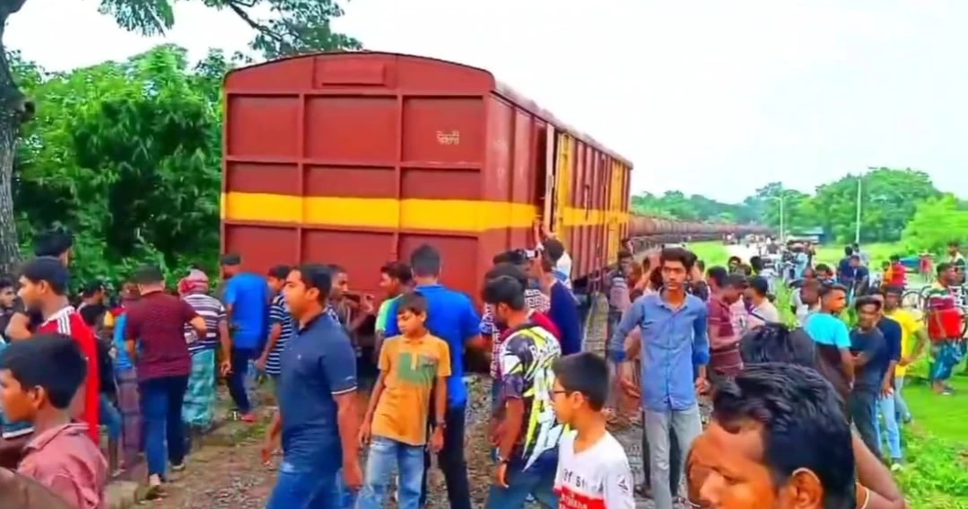 Rail communication with Khulna resumes after 5 hours