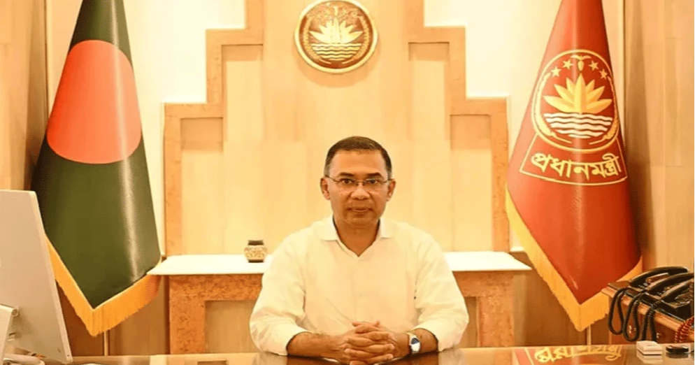 PM attends office on holiday for third consecutive week