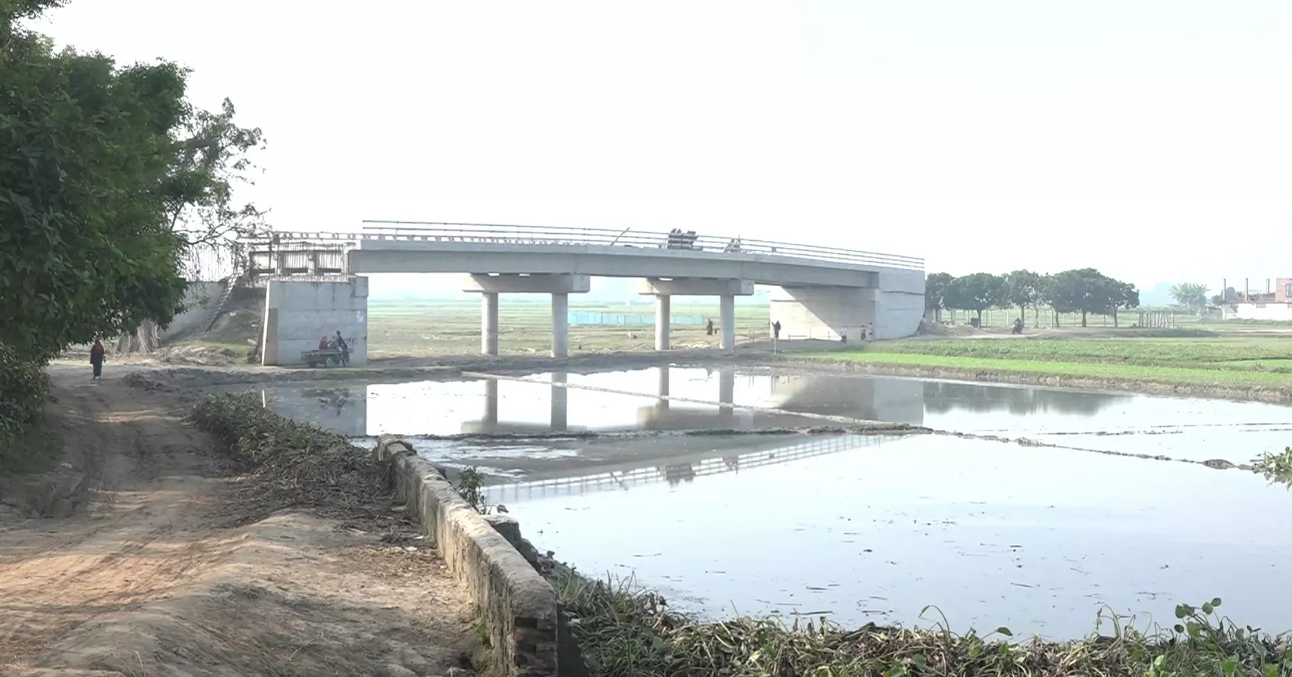 Bridge of hopes over Narendrapur-Kachrar canal still waiting