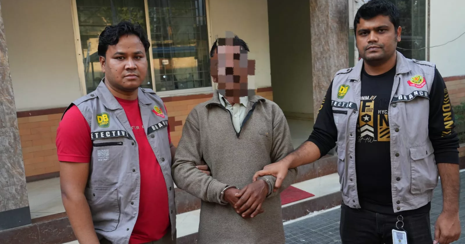 Arms trader held with two foreign guns in Dhaka