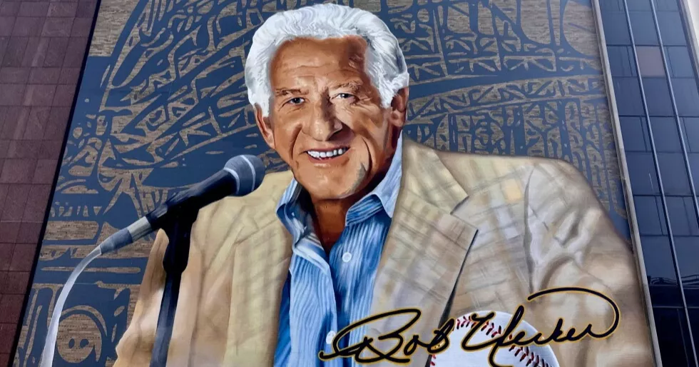 Bob Uecker honored with giant downtown mural in Milwaukee