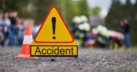 Six killed, dozens injured in bus crash in Central India