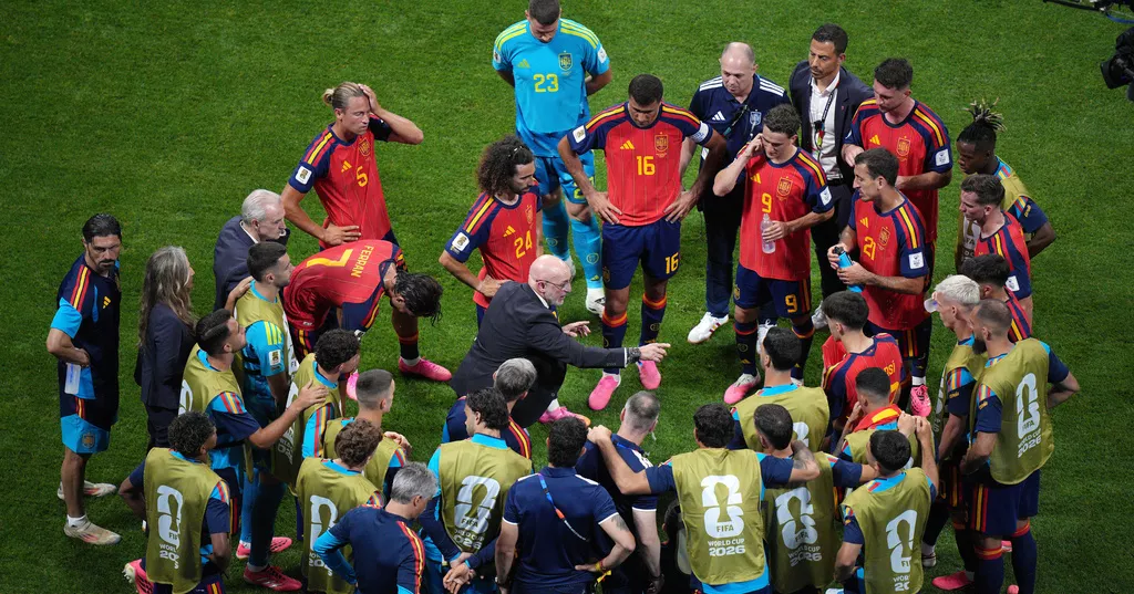 FIFA hydration breaks draw criticism amid heat concerns in World Cup matches