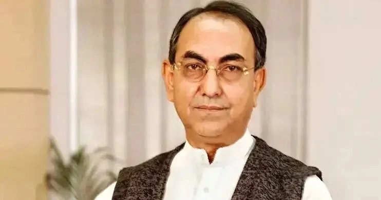 Mirza Abbas undergoes brain surgery at Evercare Hospital