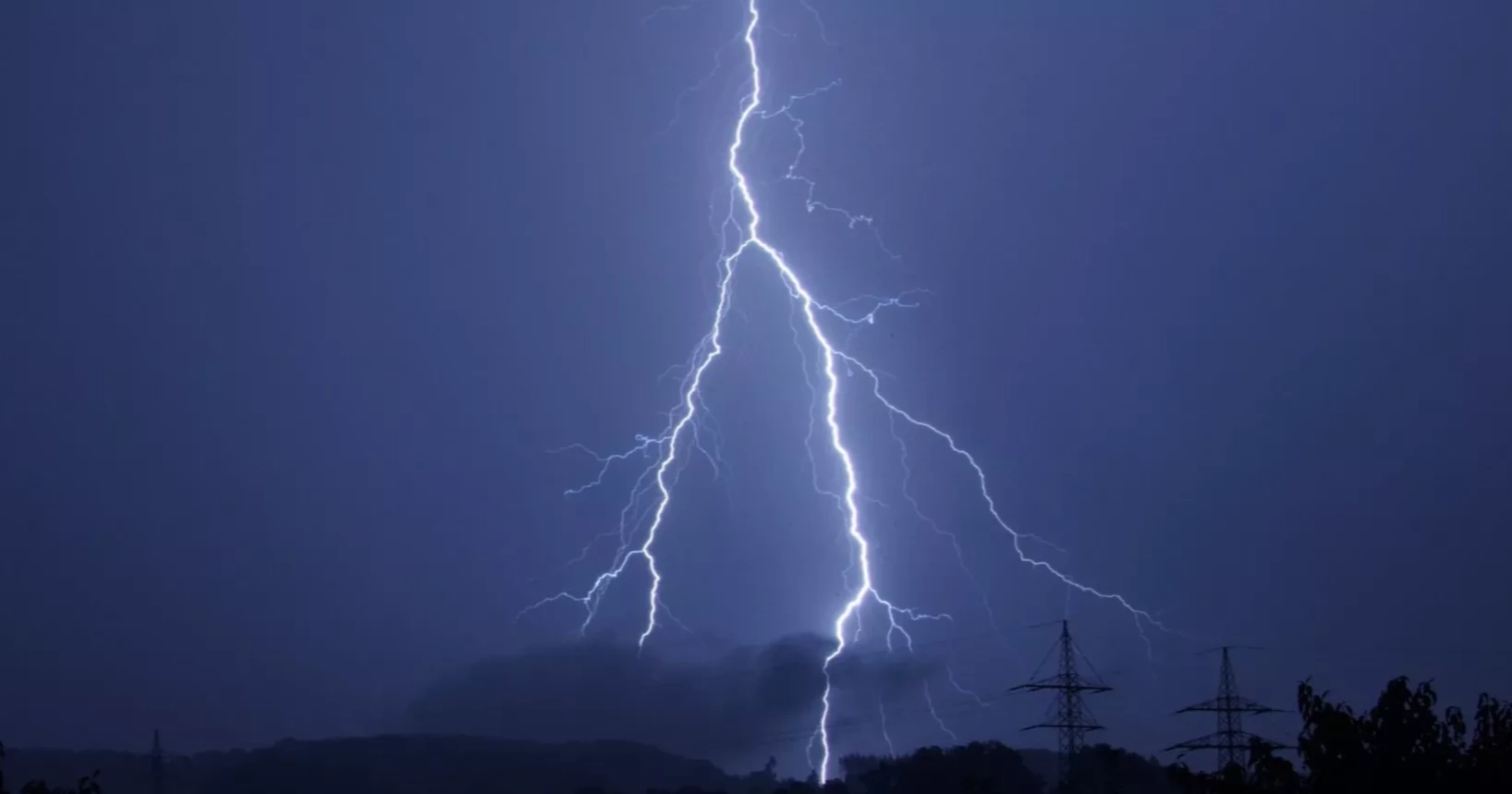 Lightning kills 2 farmers in Kushtia