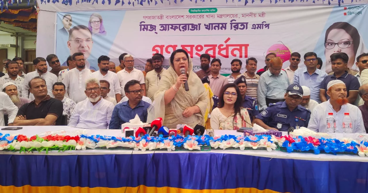 Food Minister warns of action over irregularities at warehouses