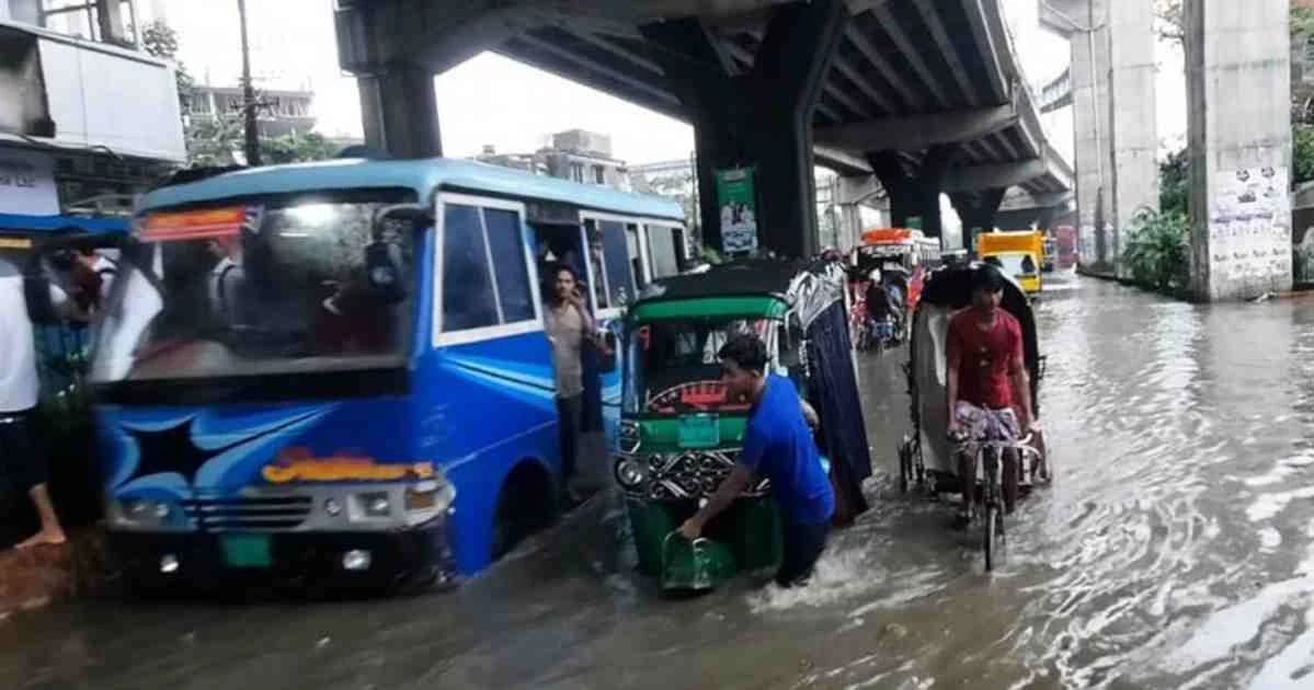 Overnight rain floods Chattogram, causes traffic chaos