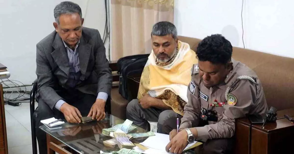 Teacher arrested while trying to bribe in Rangpur