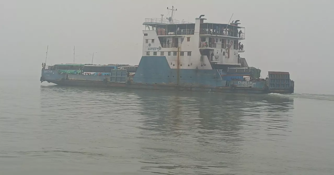 Ferry services resume on Paturia–Daulatdia route after 7-hour suspension