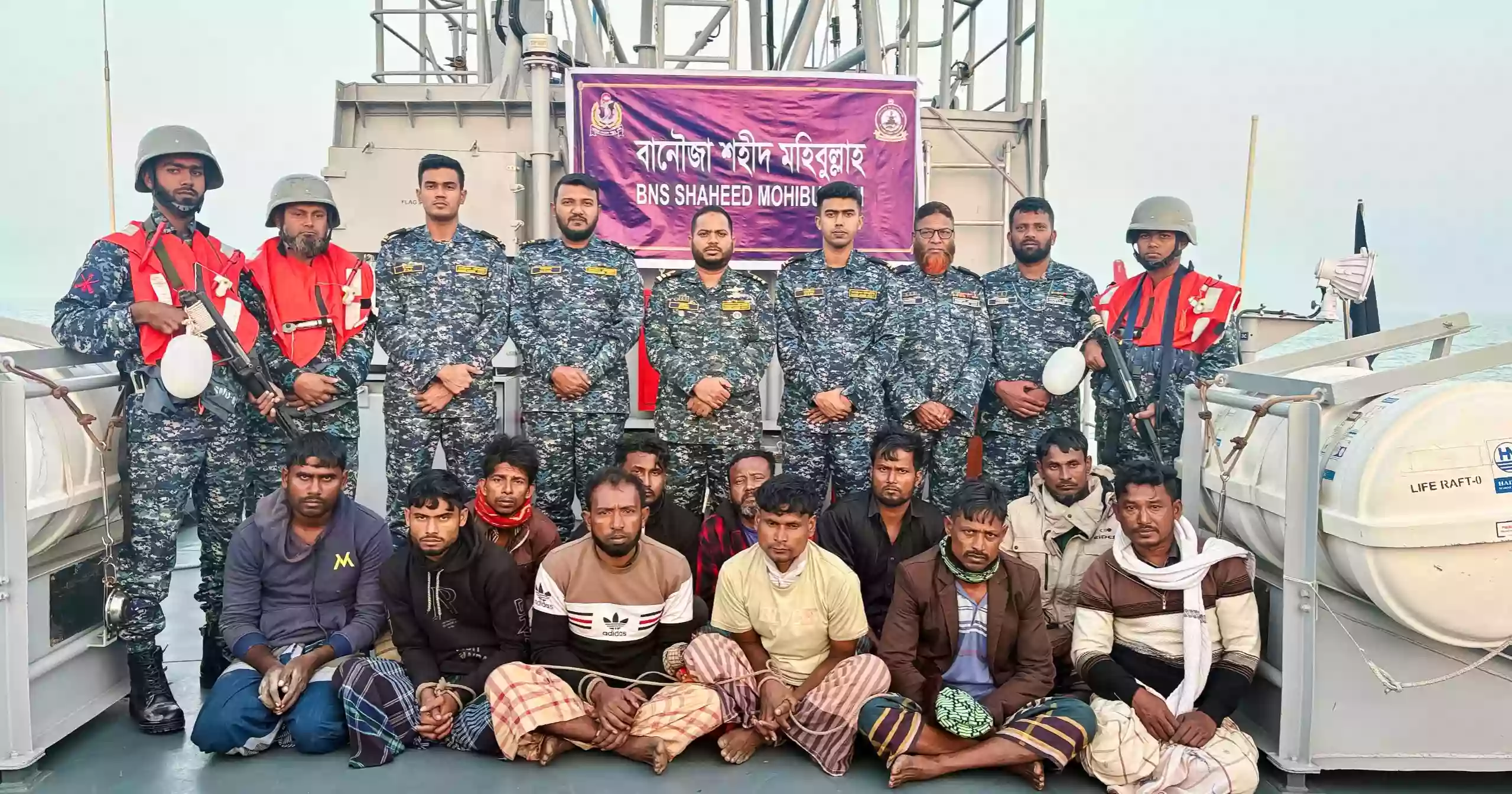 Navy detains 11 over smuggling diesel, cement to Myanmar