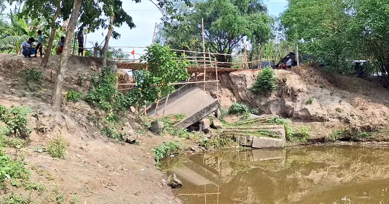 Collapsed bridge in Jhenaidah leaves thousands stranded for months