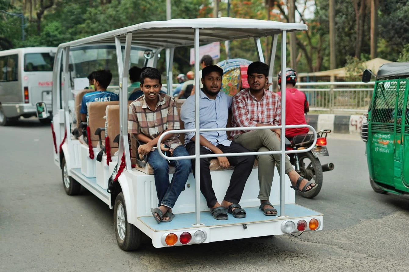 Electric shuttle car service launched at DU