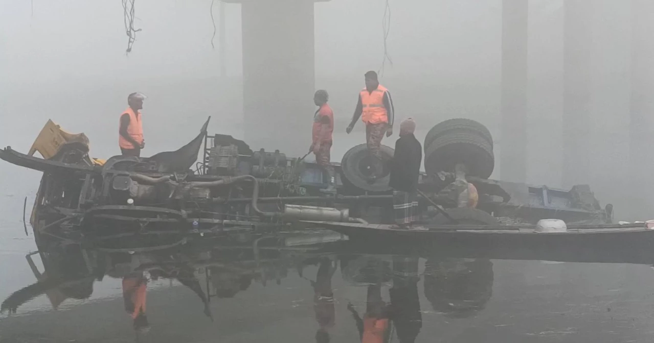 2 killed as truck plunges into Jhenaidah River