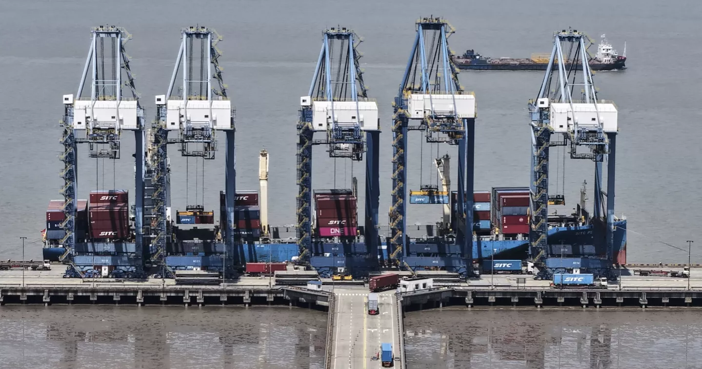 China launches a blitz of policies to help its economy, plans talks with the US on trade