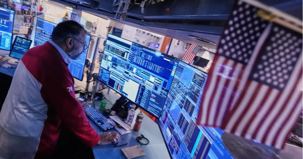 Global shares fall after Wall Street slides on tech losses