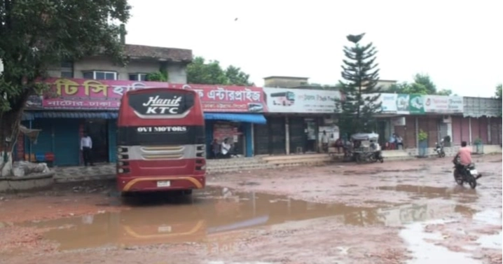 Dhaka-bound bus services from Rajshahi, Chapainawabganj, Natore halt