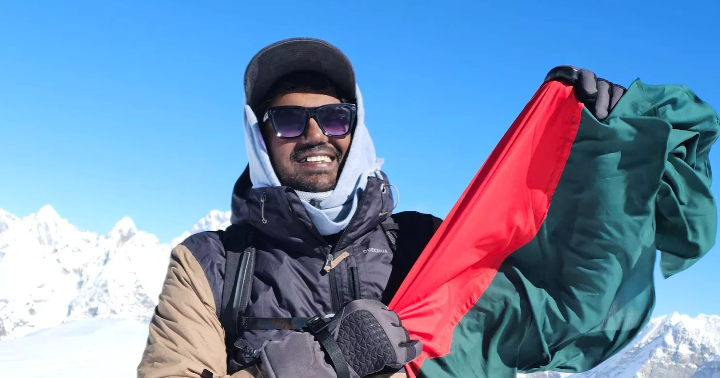 Bangladeshi hiker scales Mera Peak amid harsh Himalayan weather