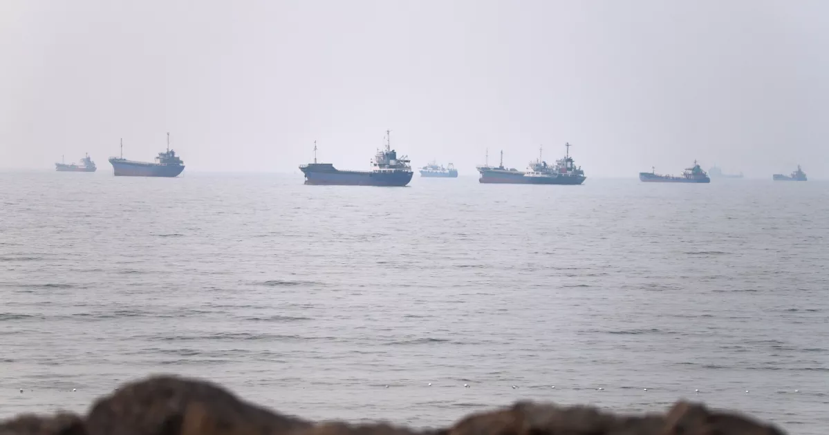Fresh US strikes raise stakes in Hormuz crisis