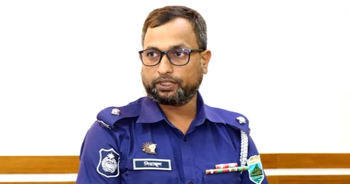 Natore’s Baraigram OC closed over negligence in bus robbery case