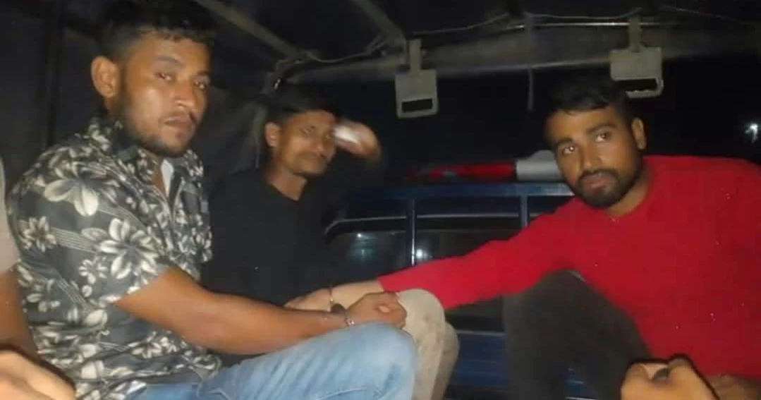 Three “extortionists ”held with arms, crude bombs in Khulna
