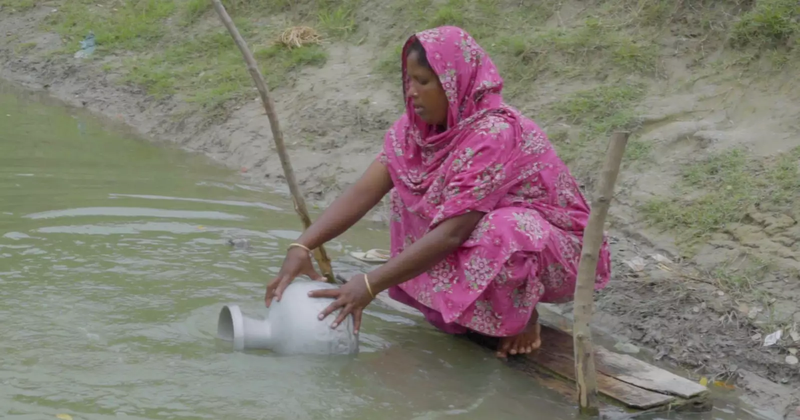 Women step into leadership as water crisis deepens on CharLata