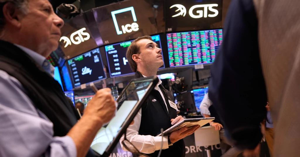 Asian shares mixed after global bond sell-off, oil price drop