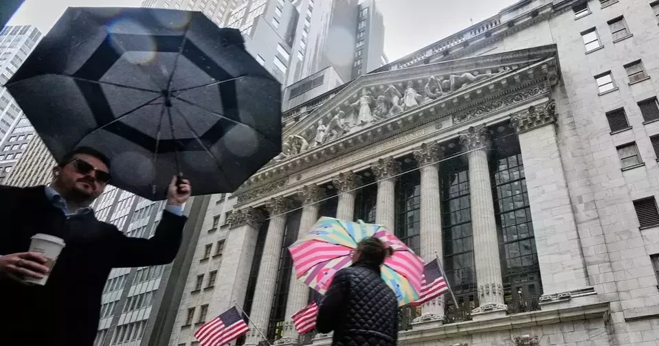 Wall Street set to open higher as investors eye earnings amid US shutdown