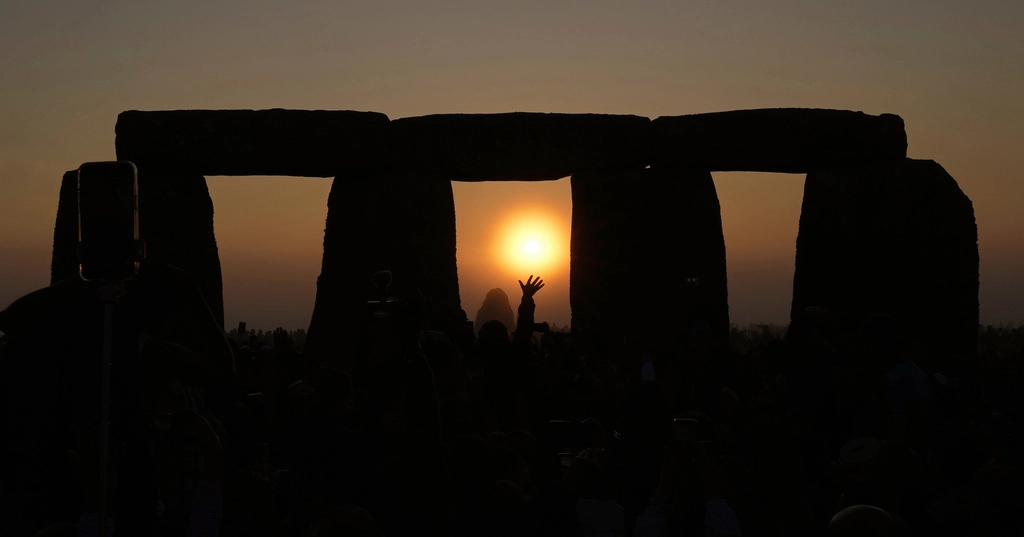 Summer solstice brings year's longest day to Northern Hemisphere