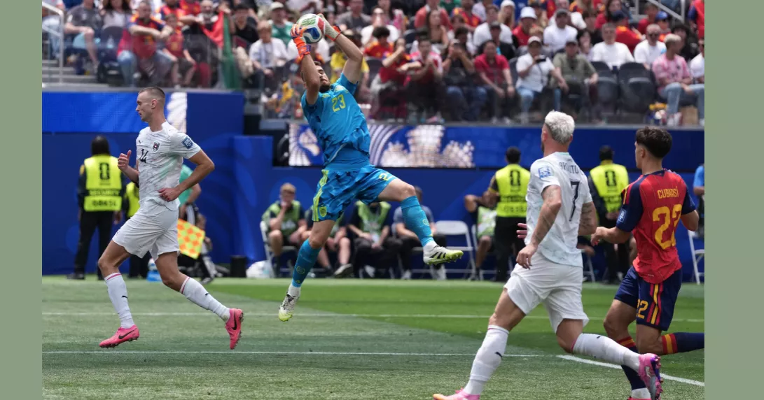 Spain goalkeeper Simón sets World Cup record with 519 straight scoreless minutes in net