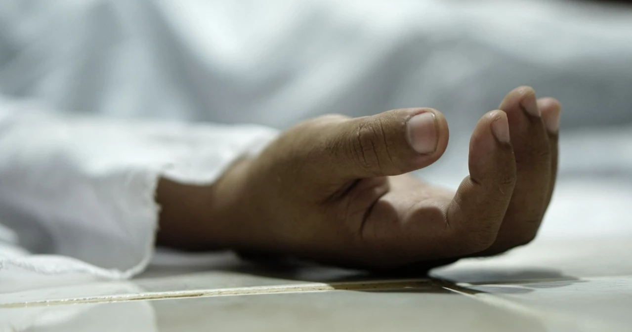 Youth dies after being hit by train in Thakurgaon