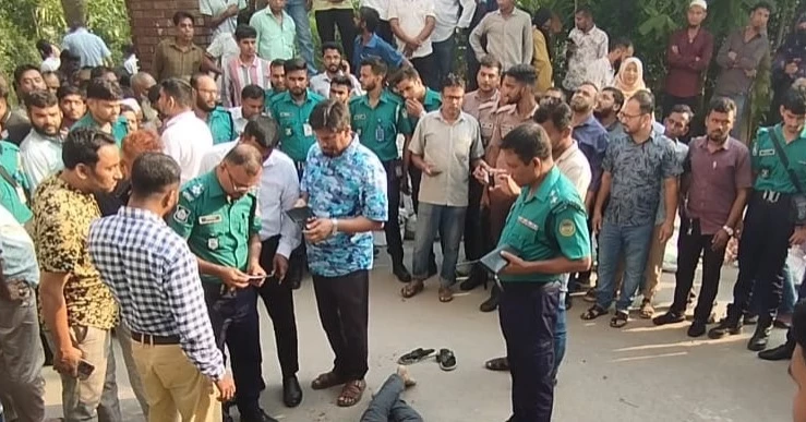 College cashier dies after ‘jumping’ from Barishal court building