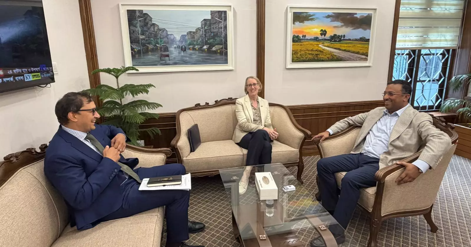 British High Commissioner calls on PM’s foreign affairs adviser