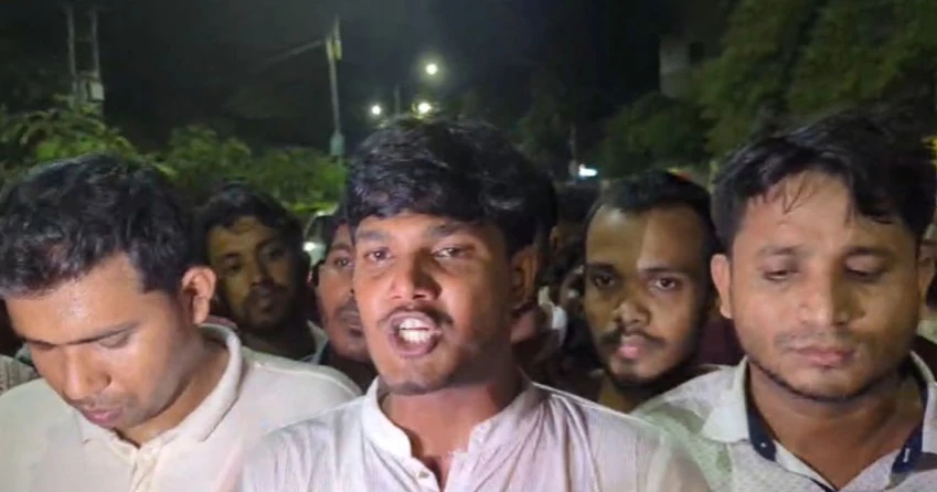 Chhatra Dal marches through campus alleging irregularities in DUCSU