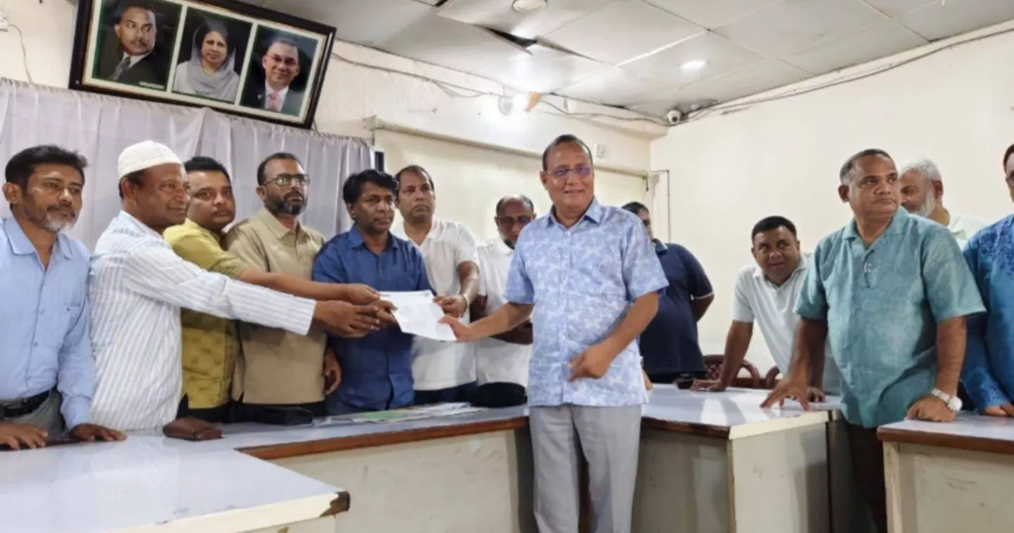 Mirza Fakhrul's younger brother among 3 collects BNP nomination form for Thakurgaon-1 by-election