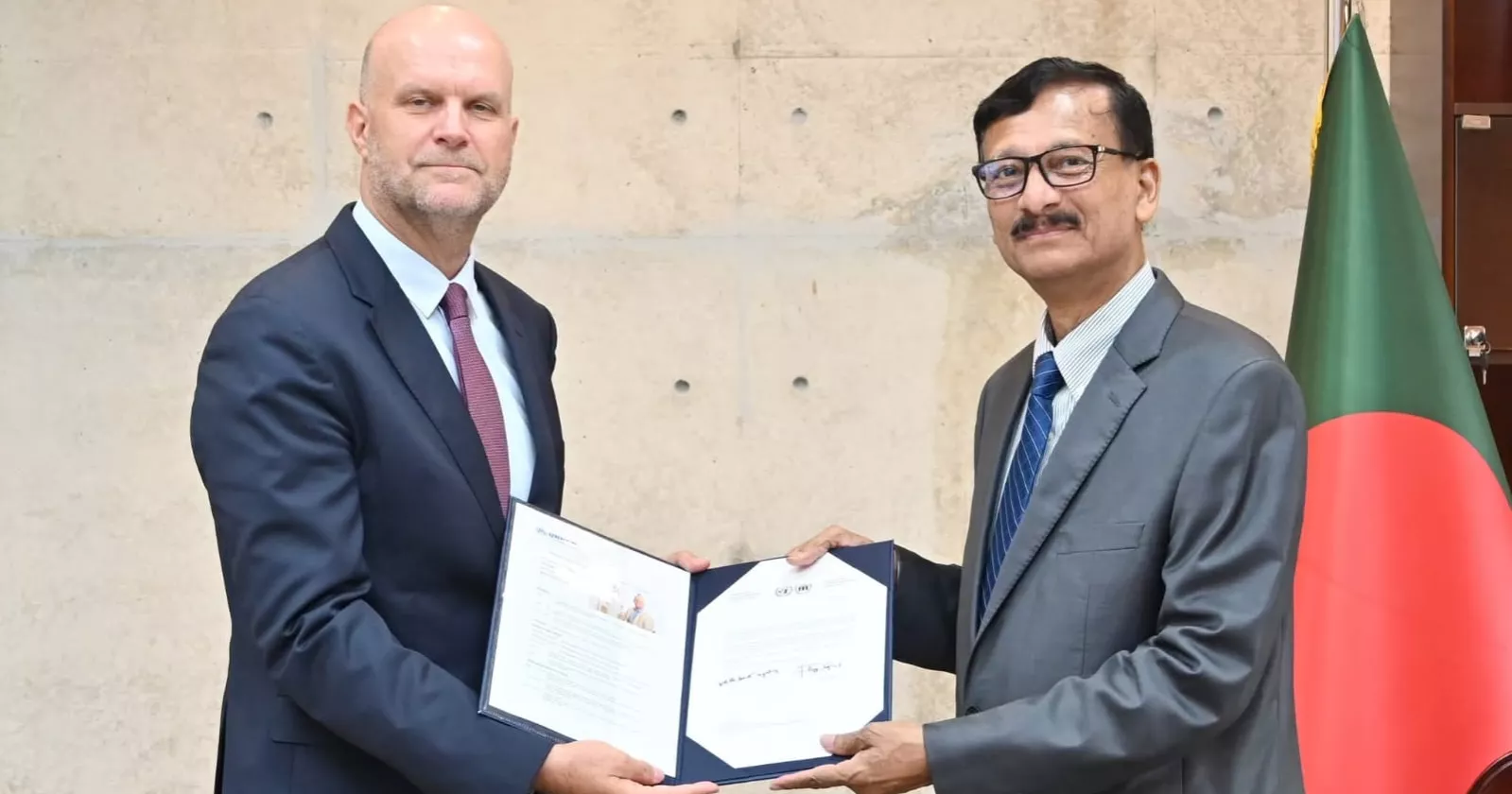 Dhaka urges UNHCR to explore practical ways for Rohingya repatriation