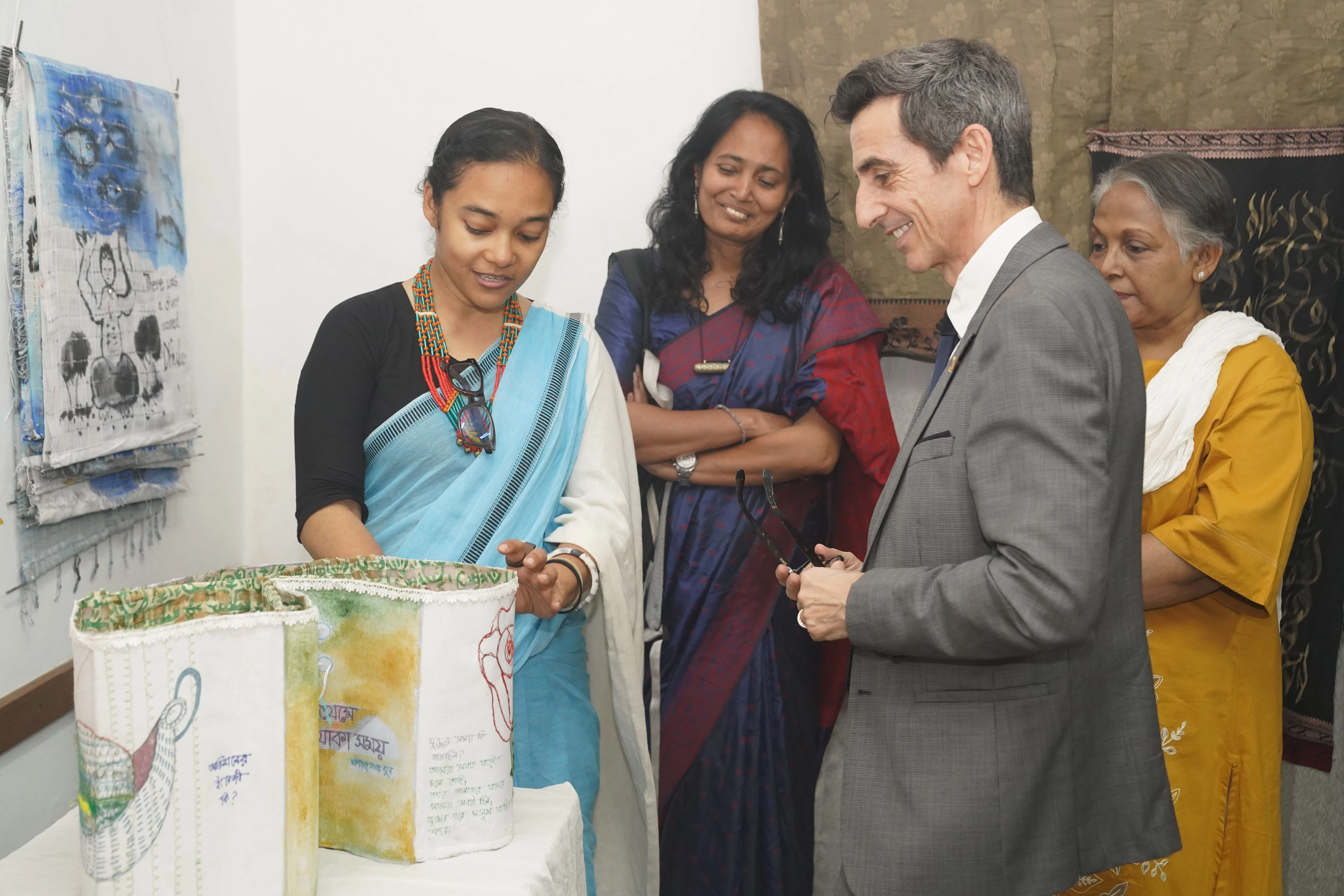 Alliance Française de Dhaka hosts “Unlearning the Book” exhibition