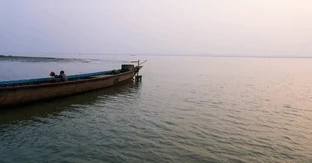 Pregnant woman, child go missing while bathing in Jamuna River in Manikganj