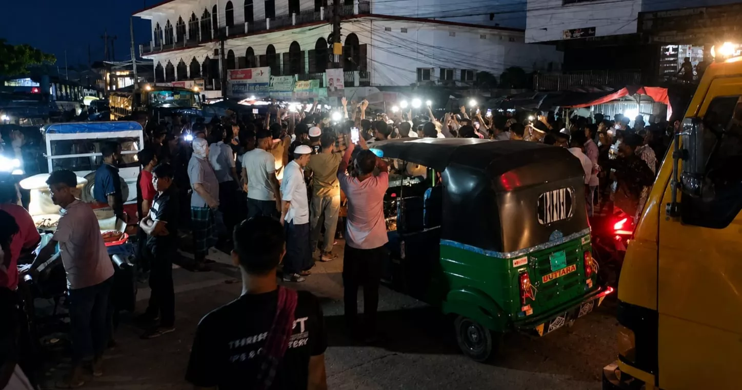 Roads blocked in Sunamganj over frequent power outages