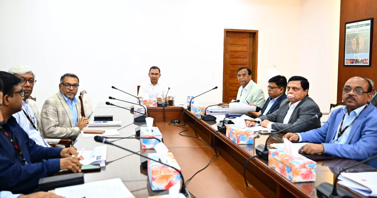 PM reviews plan to ease Dhaka’s traffic congestion through circular roads, waterways