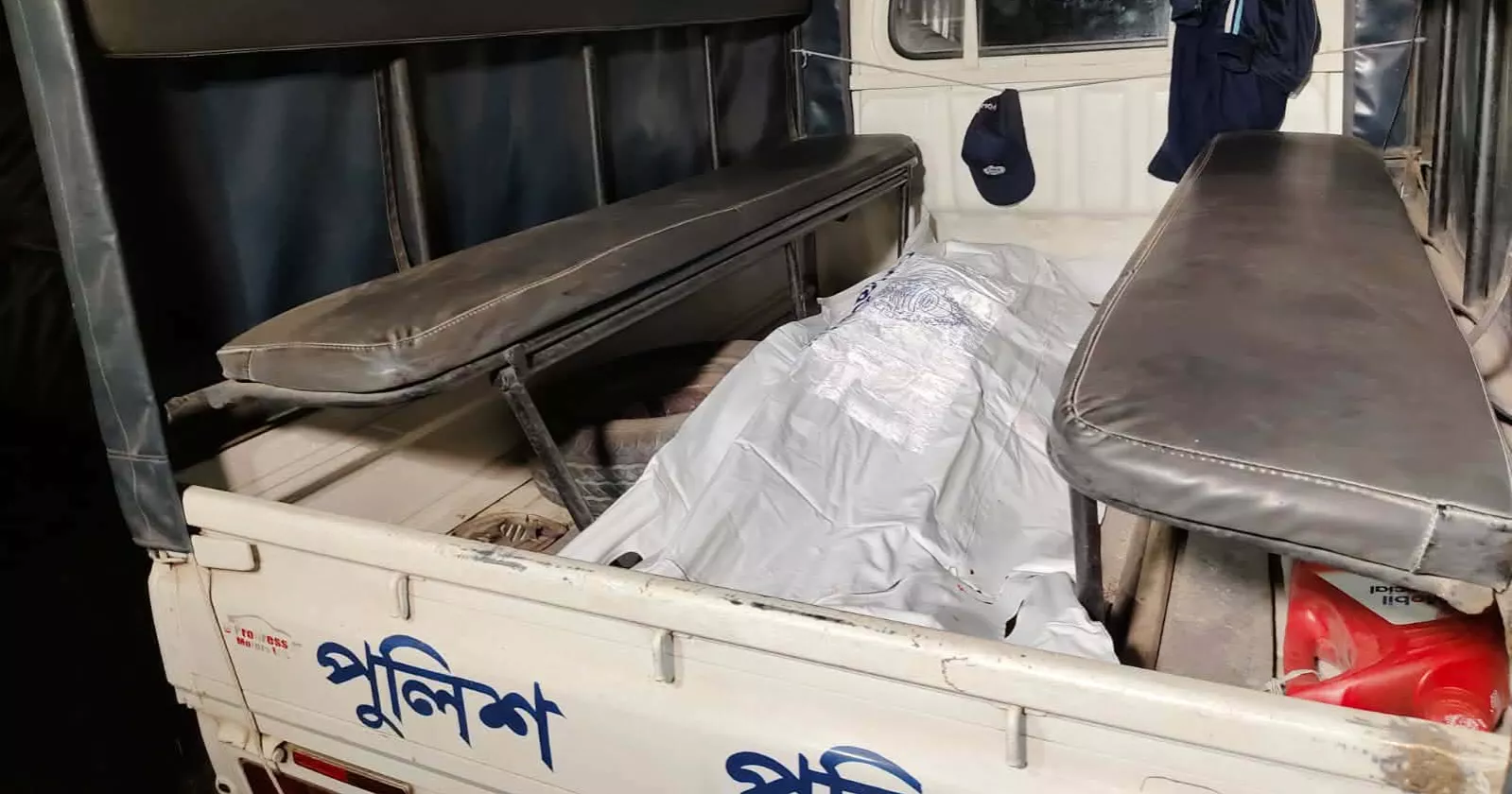 Body of young man found with stab wounds in Kushtia