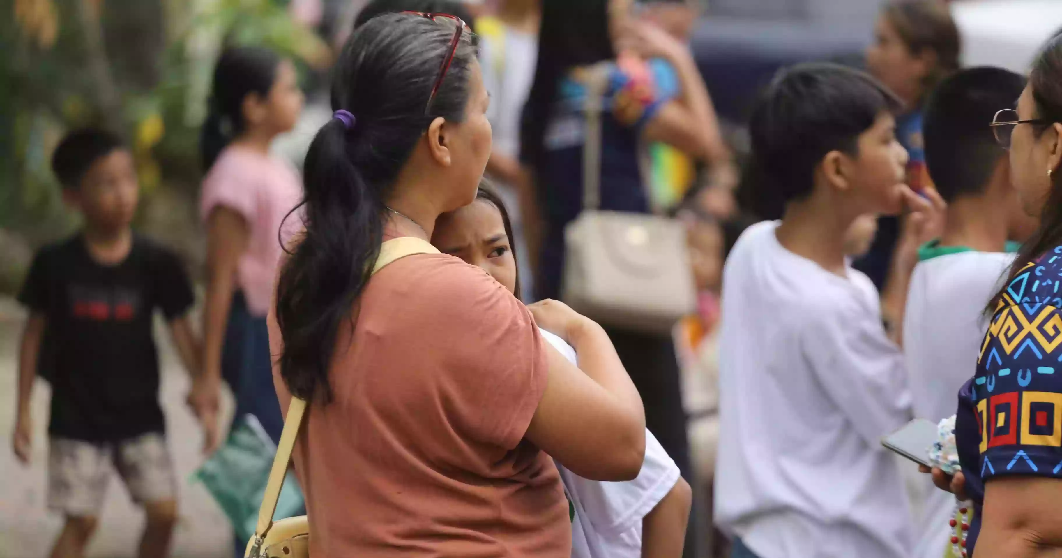 Powerful 7.6-magnitude quake hits southern Philippines, tsunami warning issued