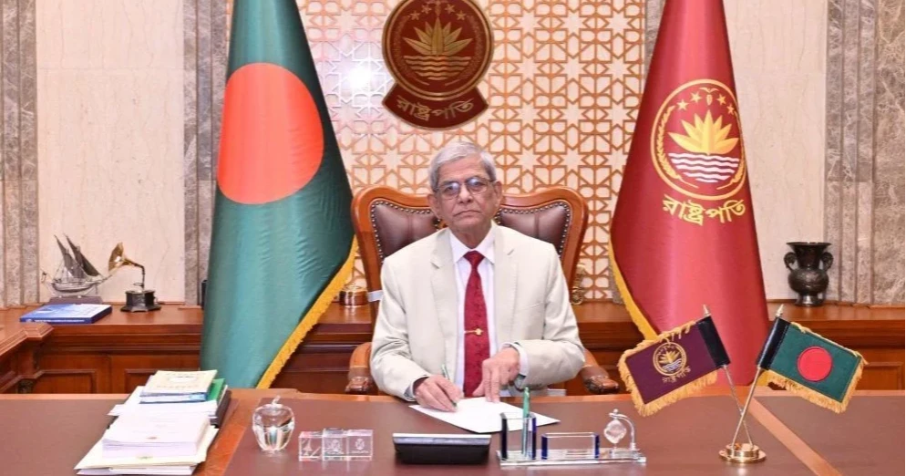 Dhaka College Alumni Association pays courtesy call on President